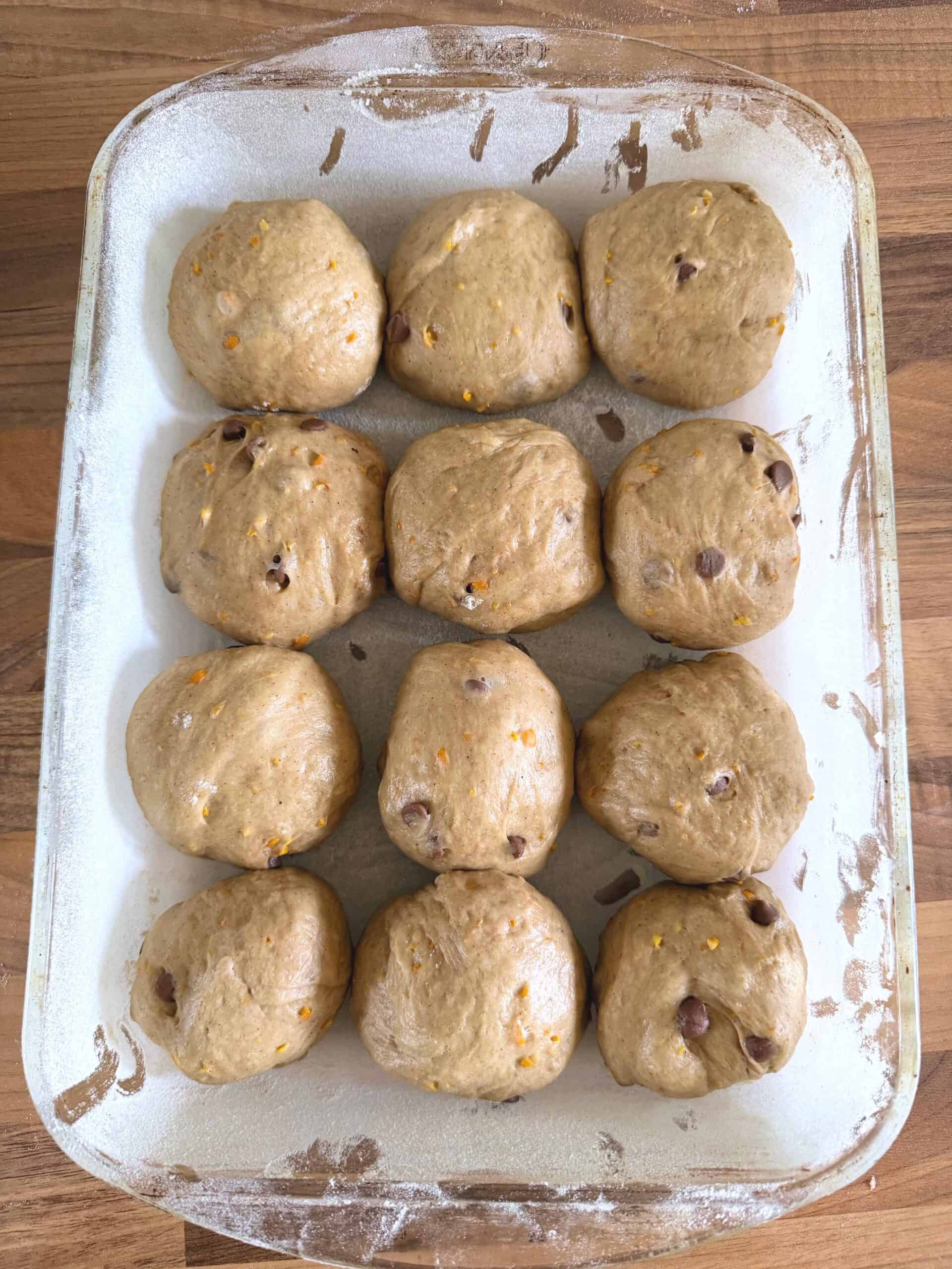 hot cross buns in tray