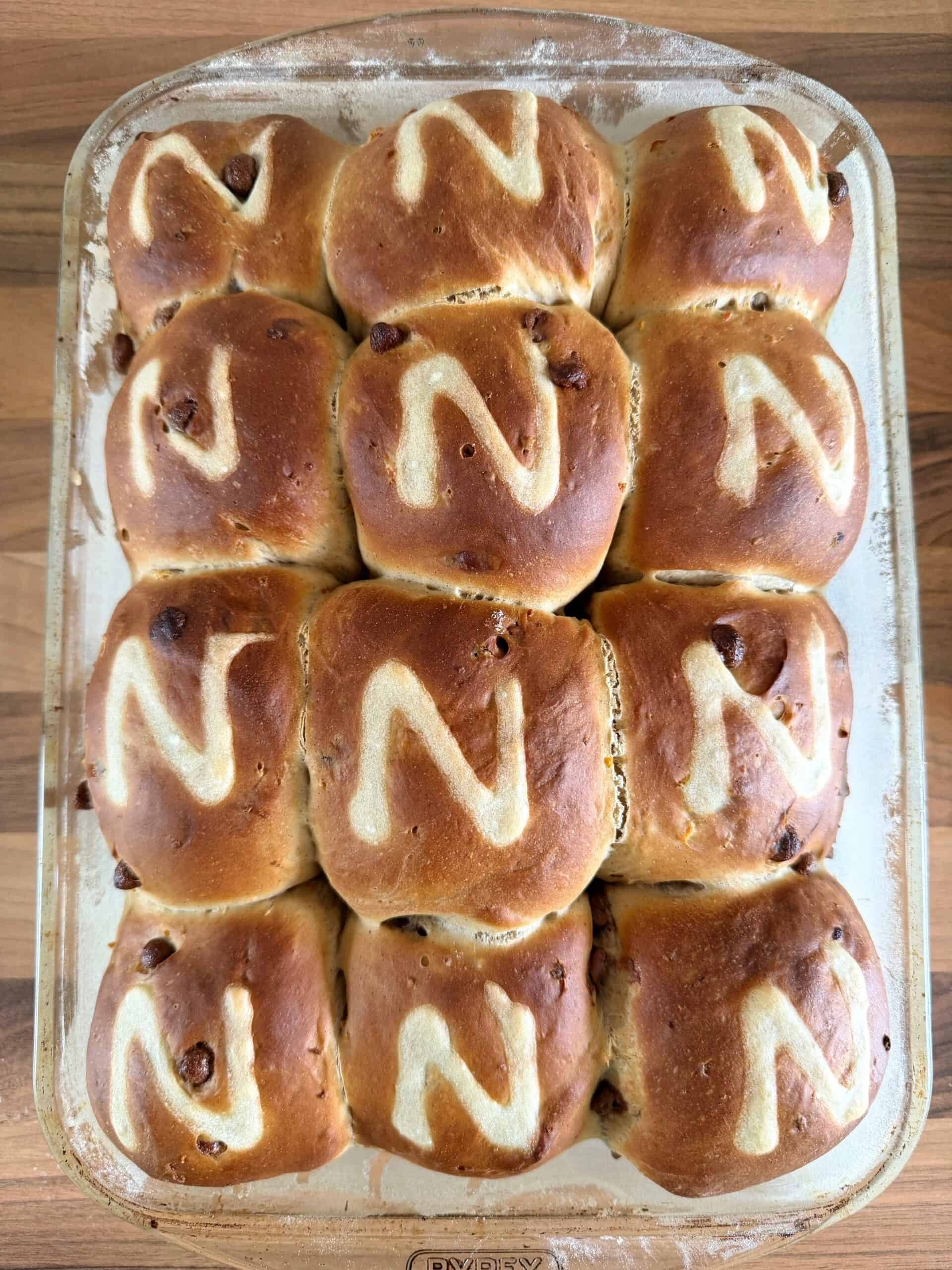 baked hot cross buns