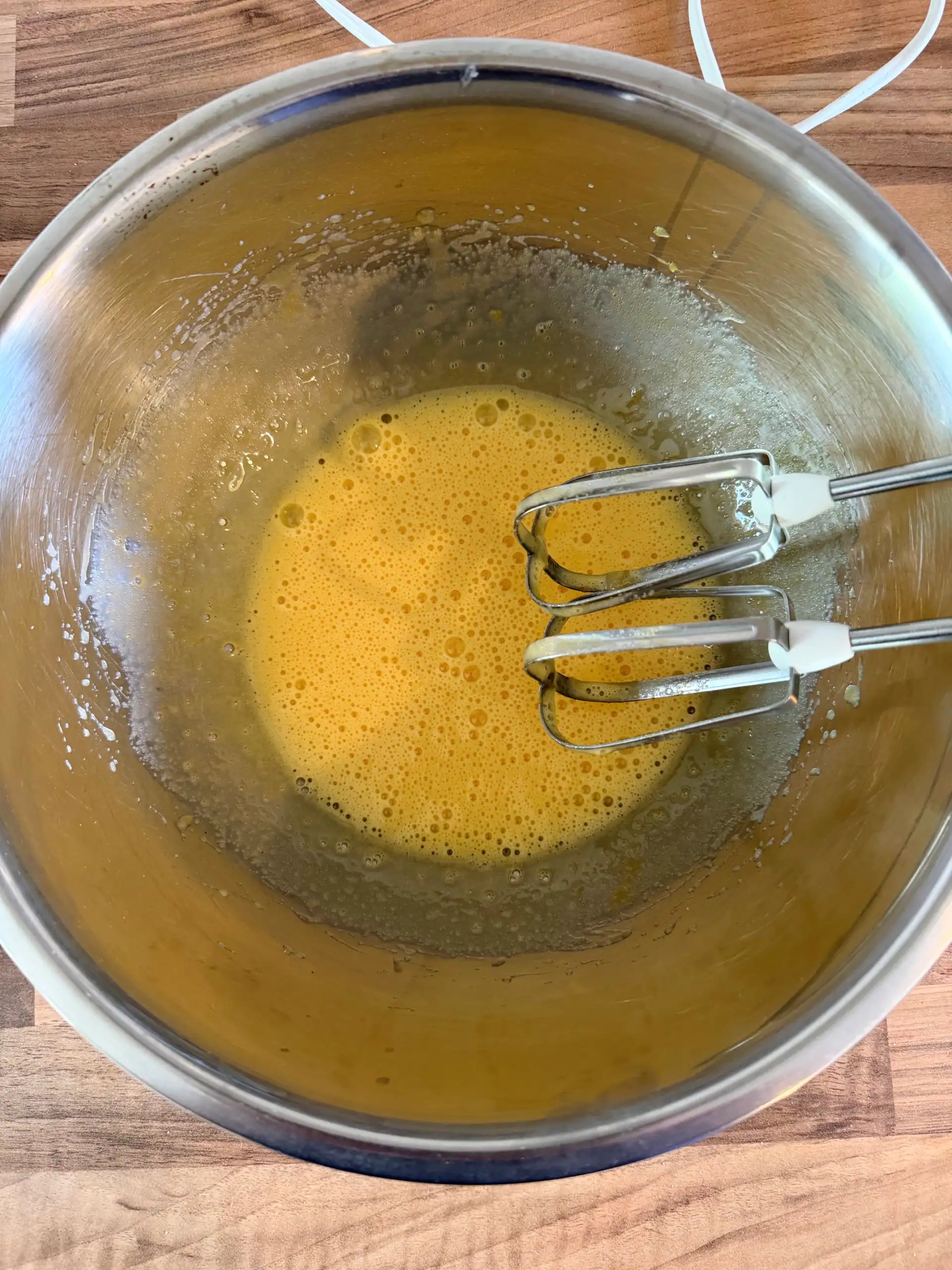 whisked eggs and sugar