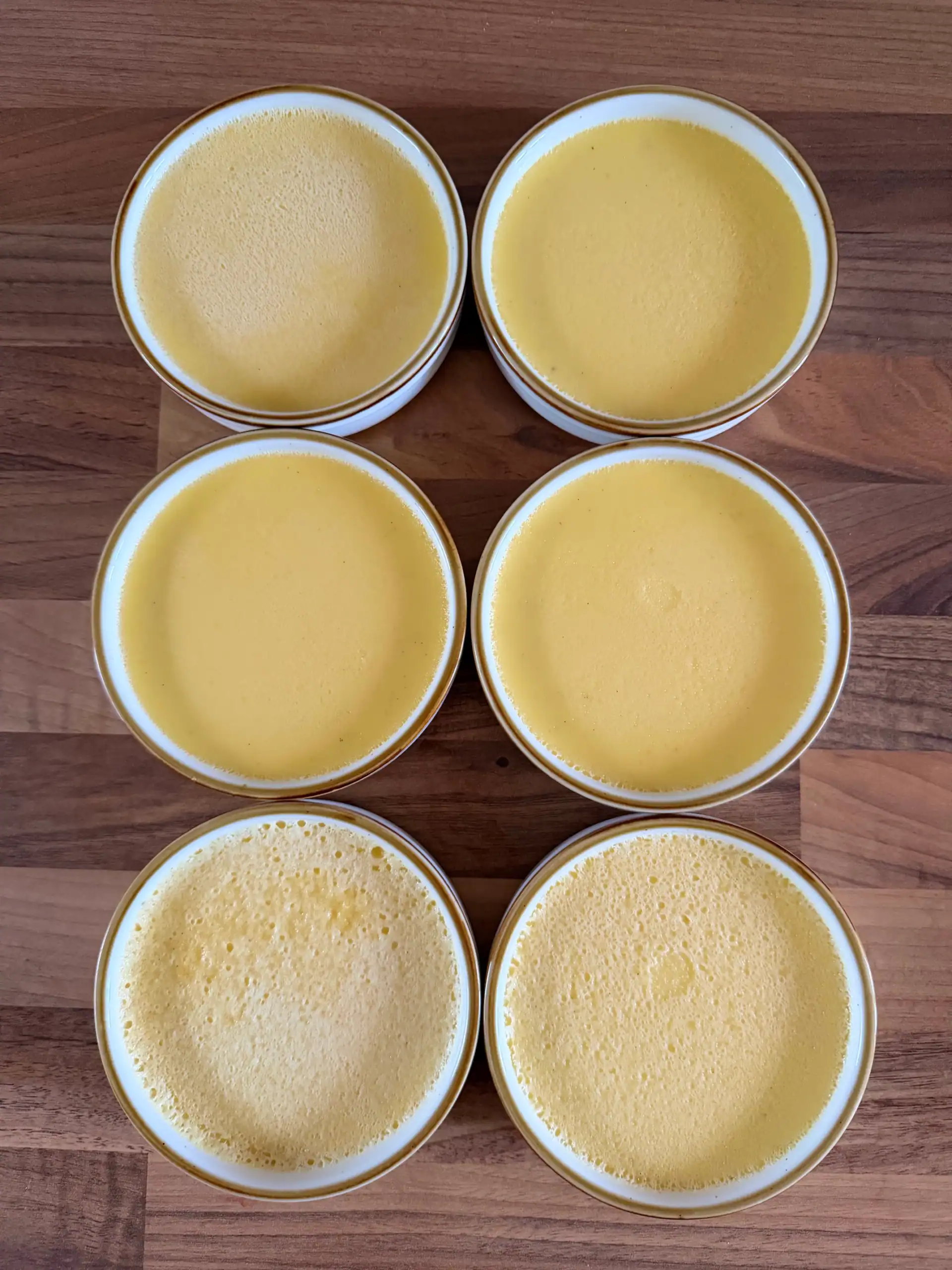 Cool creme brulees