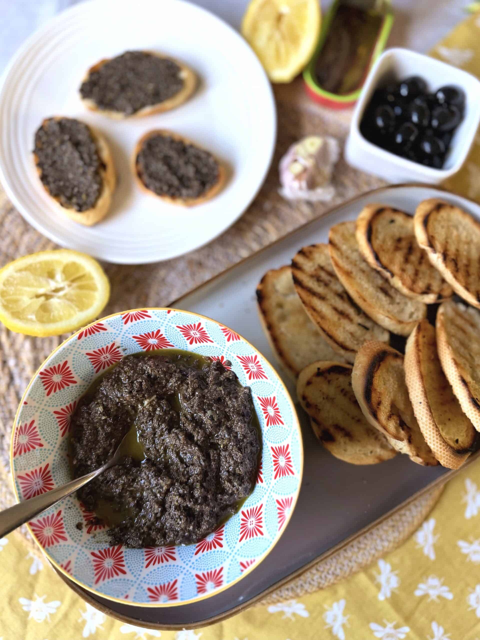 Olive tapenade with crostini's
