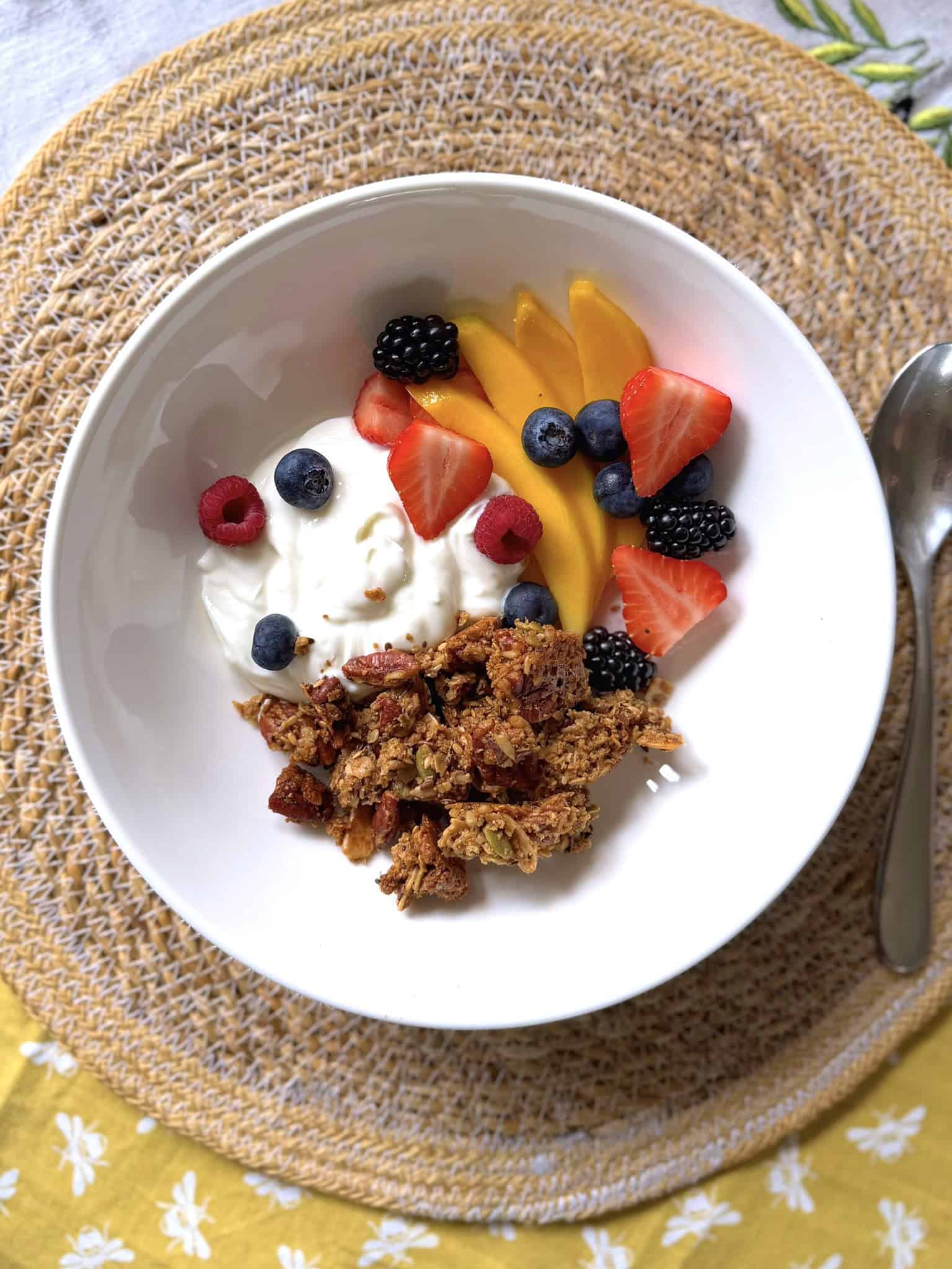 granola with yogurt and fruit