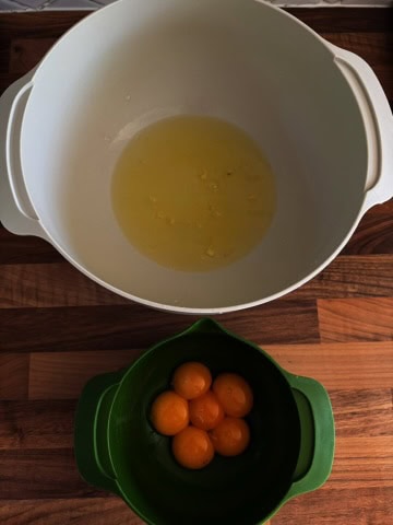 separating eggs