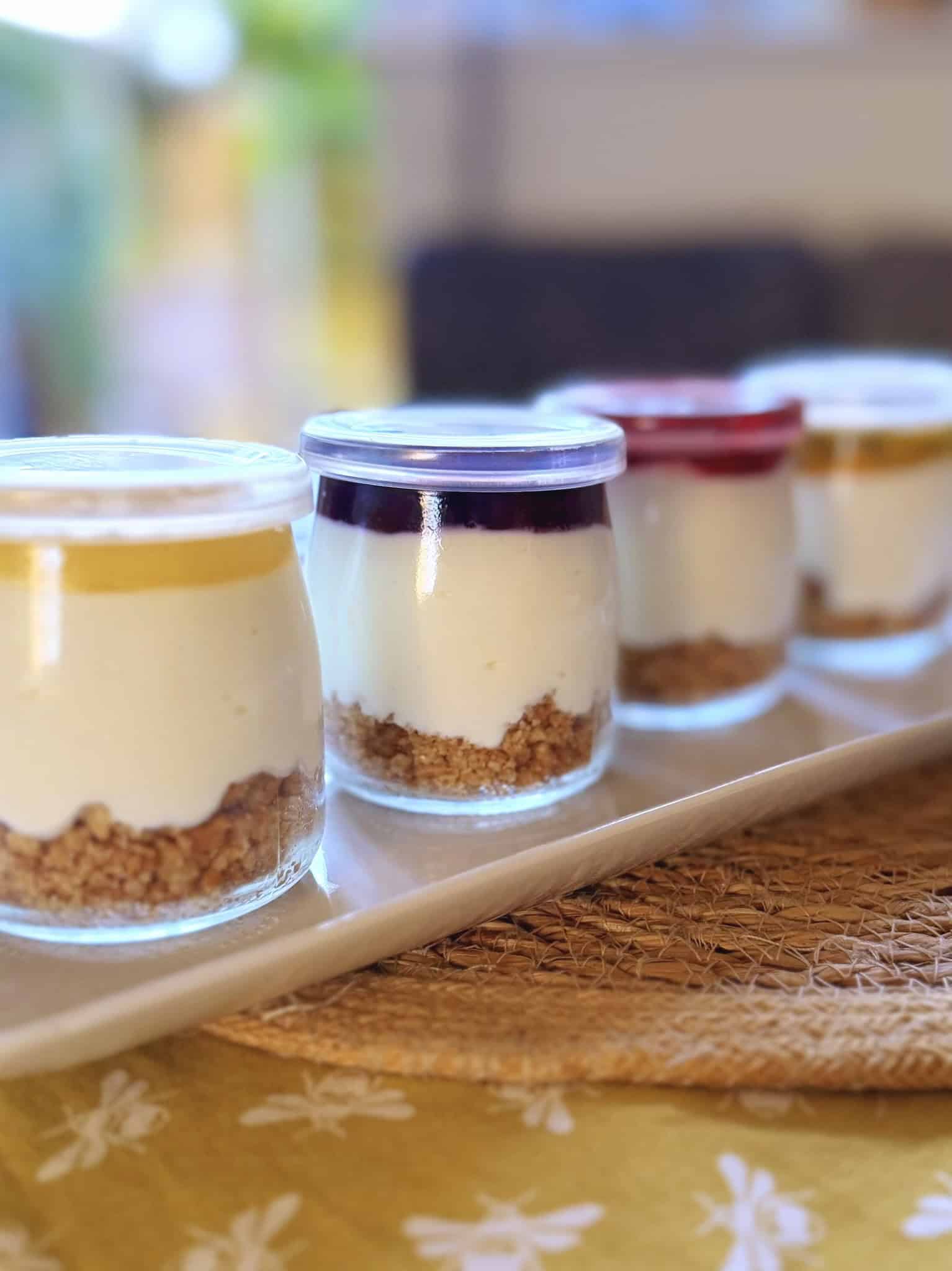 mini cheesecake jars with lids on