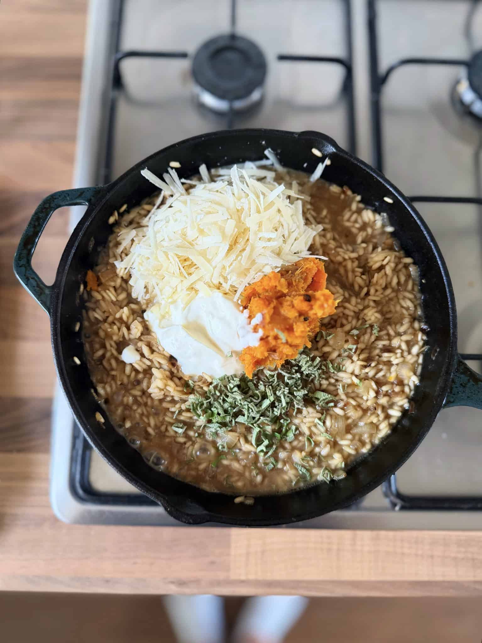 add cheese, squash and sage to risotto